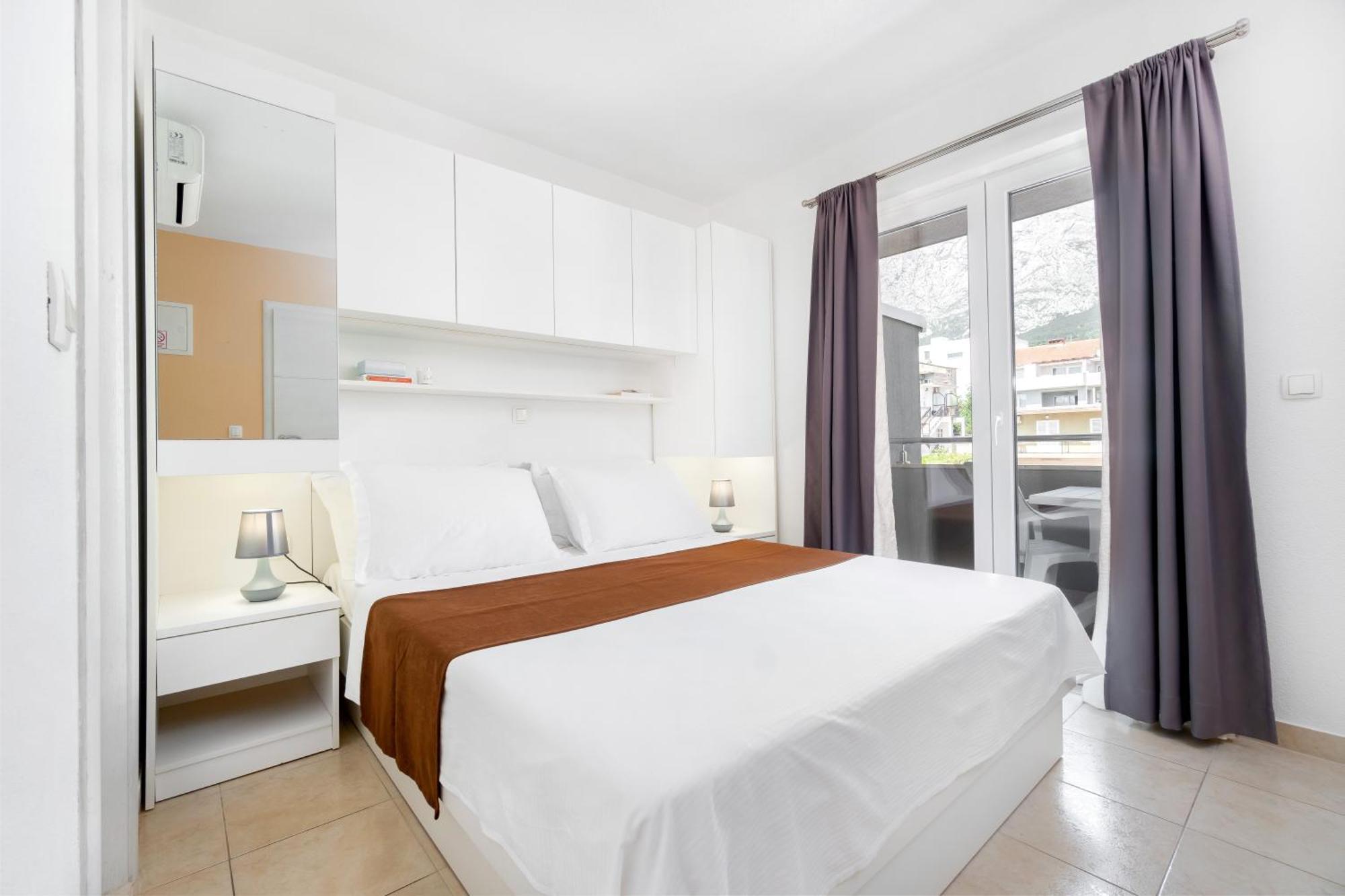 And Vuleta, Close To The Apartament