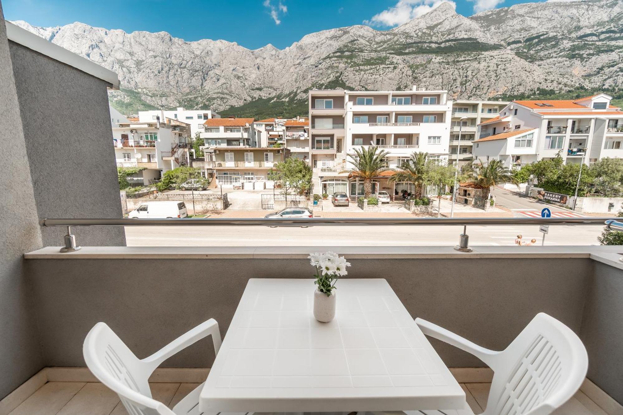 Apartament And Vuleta, Close To The